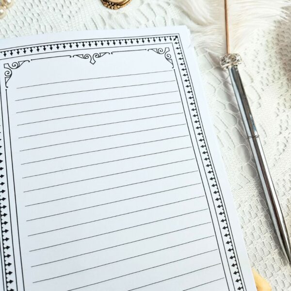 caderno_lady_whistledown_vintage_bridgerton_costura_moleskine_pautado_anotações
