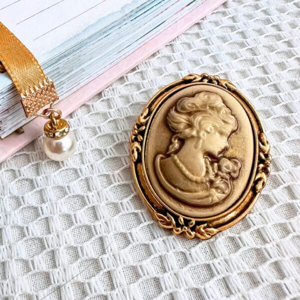 broche camafeu vintage antigo