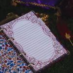 Fichário_caderno_argolado_branca_de_neve_capa_vermelha_azul_dourada_maçã_vintage_medieval_princesa_contos_fada