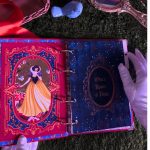 Fichário_caderno_argolado_branca_de_neve_capa_vermelha_azul_dourada_maçã_vintage_medieval_princesa_contos_fada
