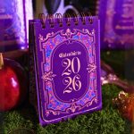 calendário_vintage_rainha_princesa_branca_neve_roxo_flor