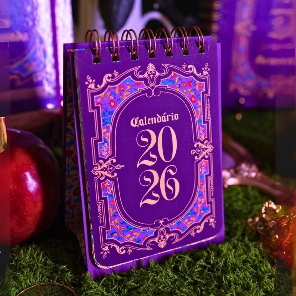 calendário_vintage_rainha_princesa_branca_neve_roxo_flor